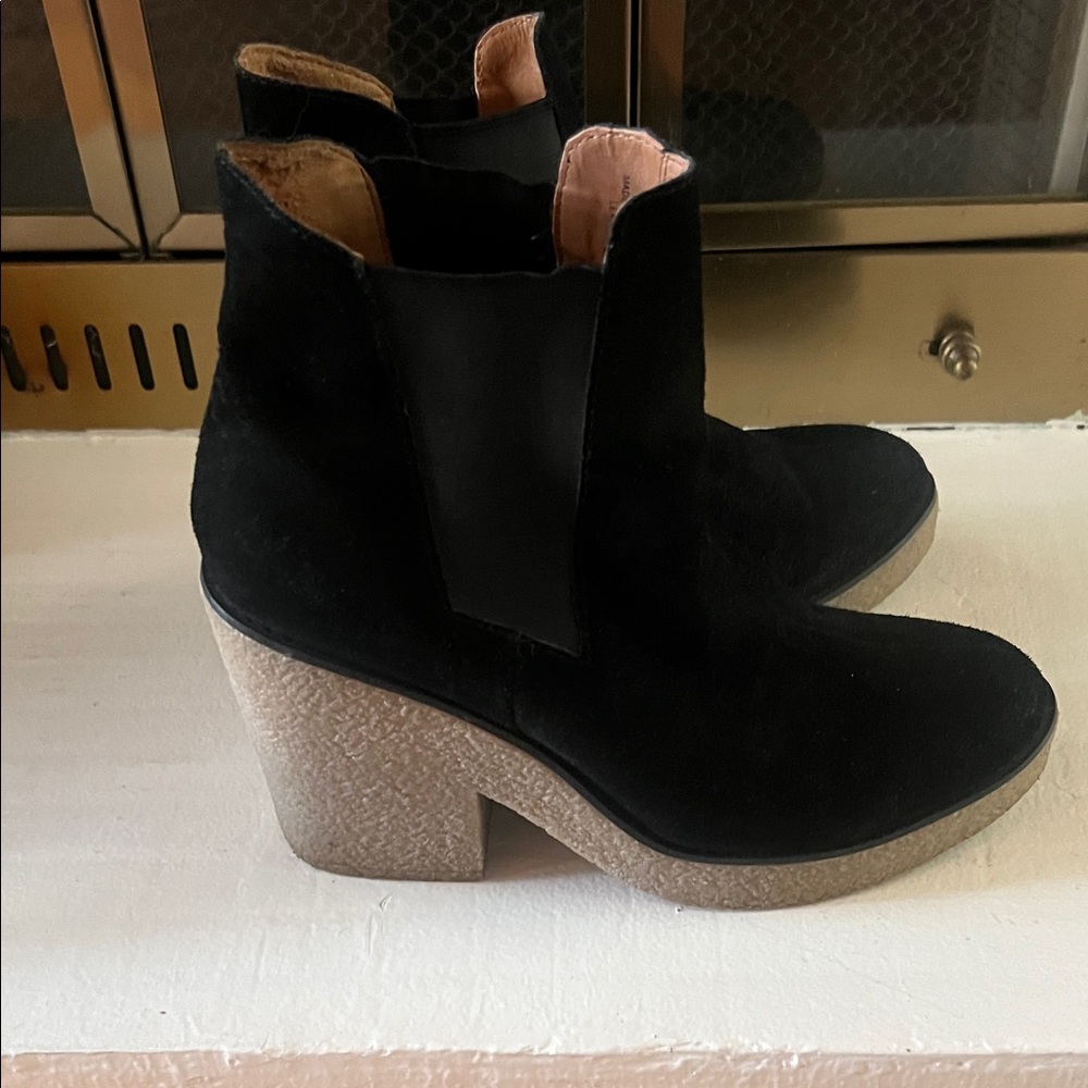 Urban Outfitters Black Suede Ankle Boots